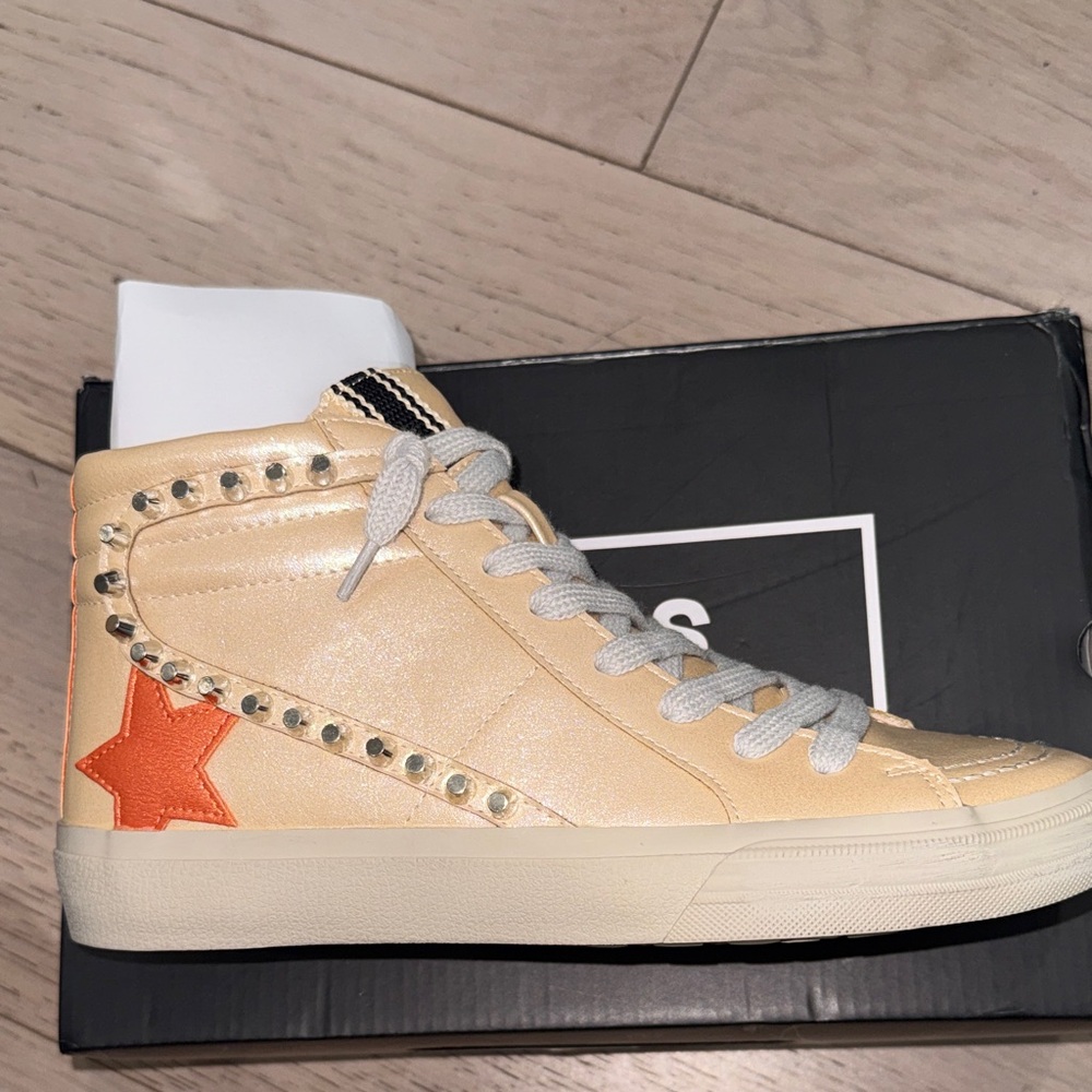 ShuShop Cream High-Top Sneakers with Orange Star and Silver Studs